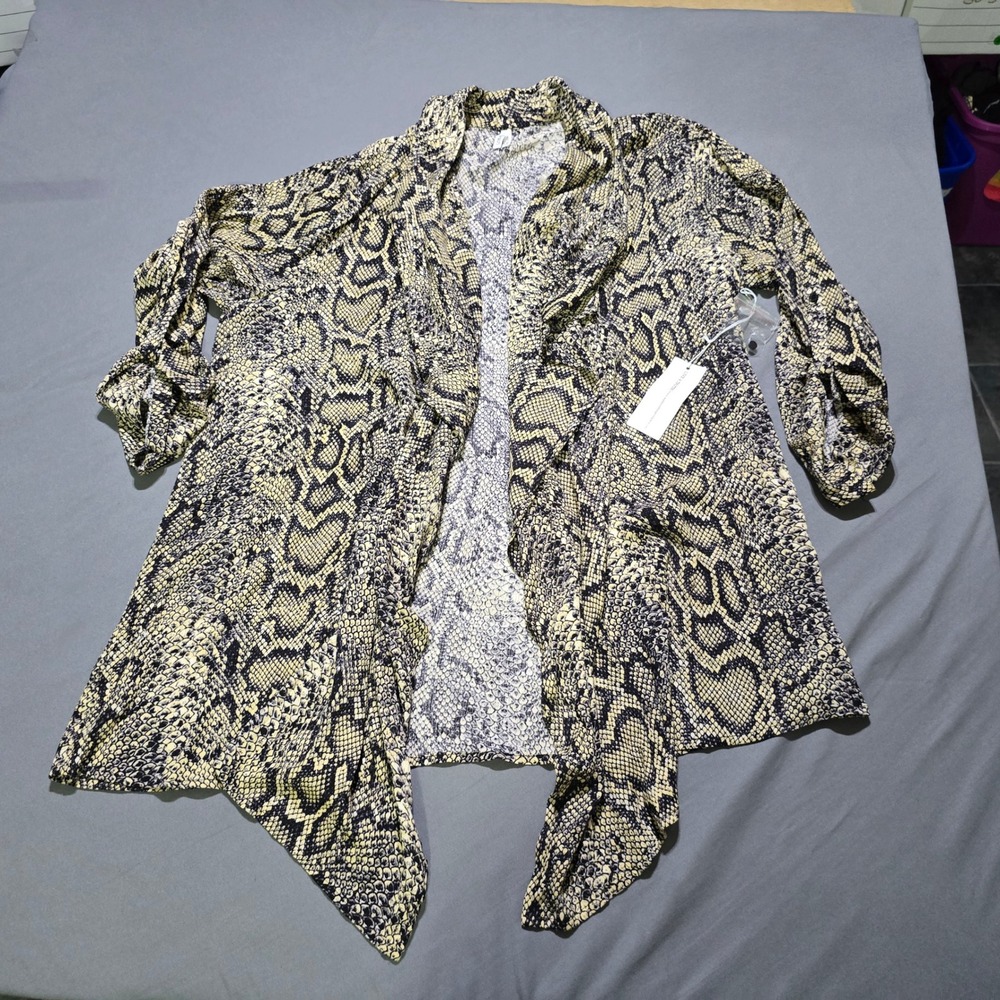 Live 4 Truth Cardigan Women 1X Yellow Snakeskin Open Front Roll Tab Sleeve NWT